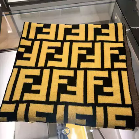 FENDI マフラー 高級